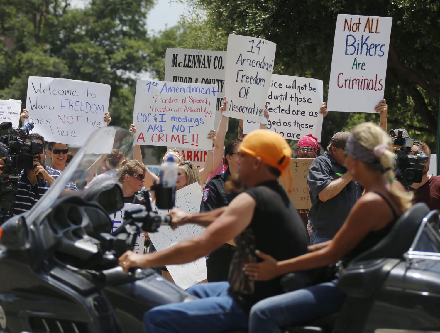 Bikers Rally in Waco Over Incarceration of Those Arrested at Deadly Brawl