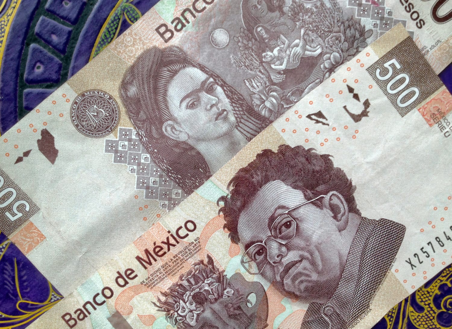 Мексиканские песо в доллары. Купюры песо Мексика. Национальная валюта Мексики. 500 Песо Мексика. Мексиканское песо купюры 500.