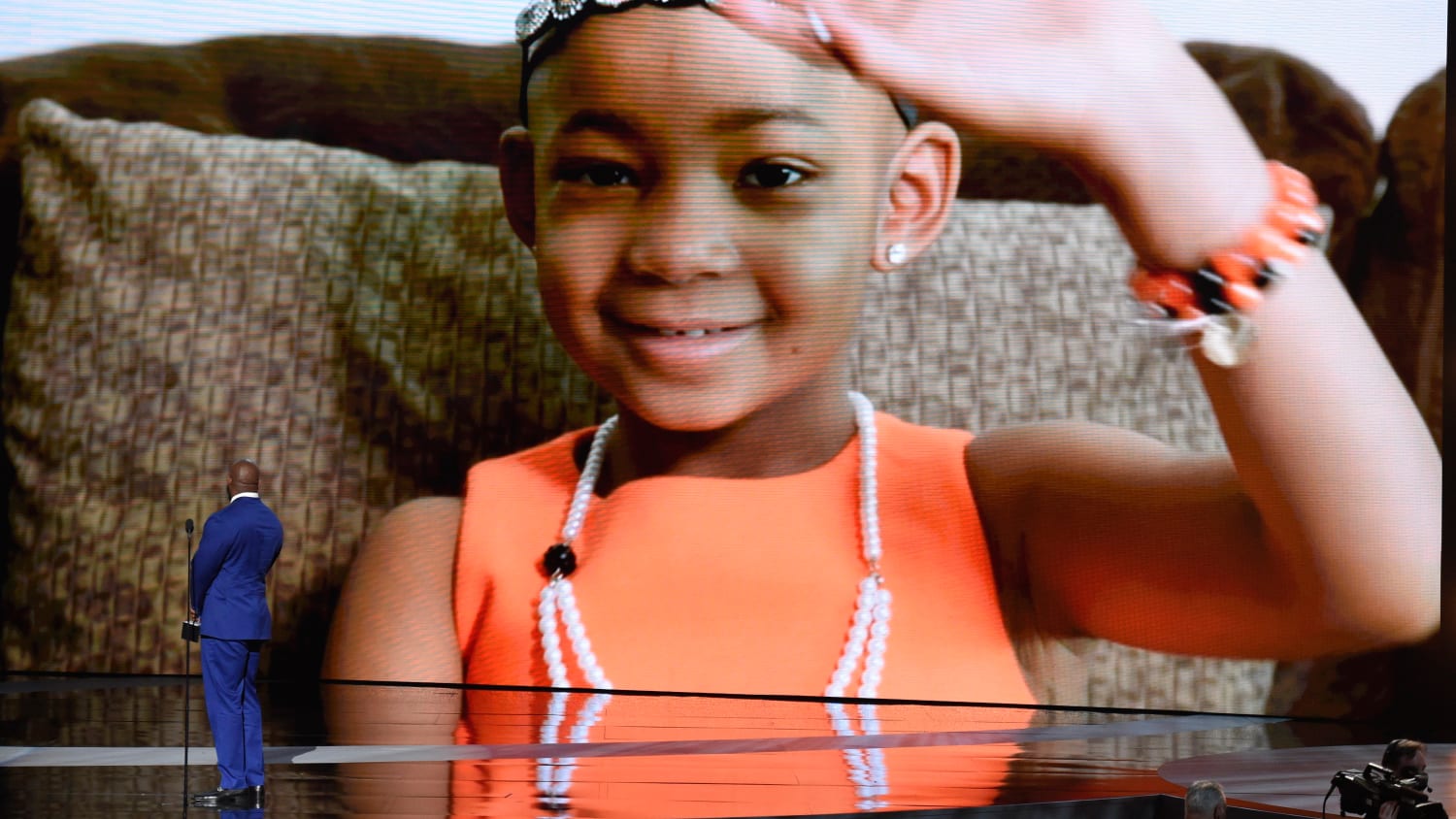 Devon Still says daughter Leah is cancer-free - CBS News