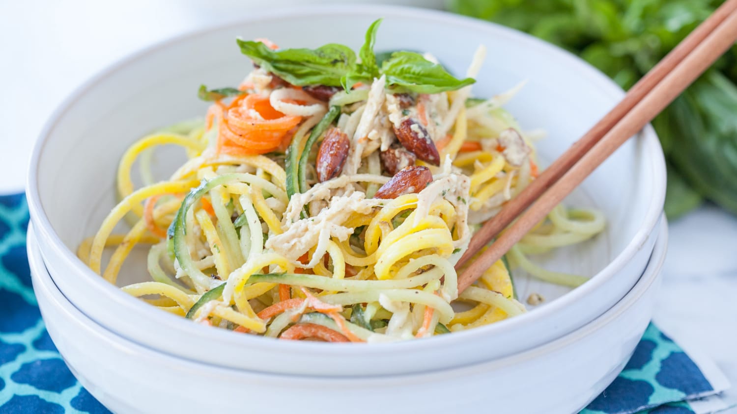 https://media-cldnry.s-nbcnews.com/image/upload/newscms/2015_30/687501/thai-salad-spiralizer-recipe-tease-today-150720.jpg