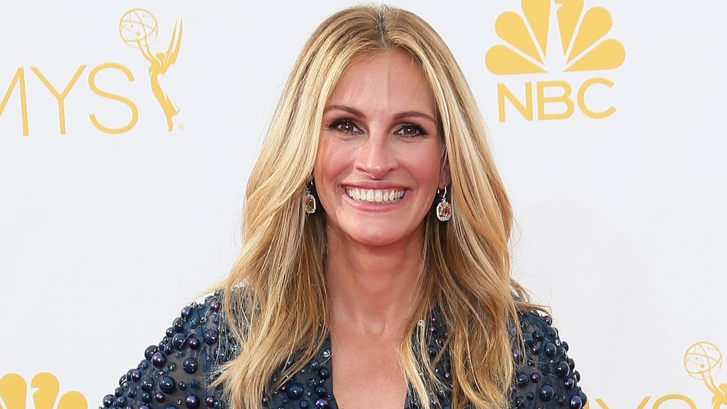 Julia Roberts makes rare public appearance with her three kids.