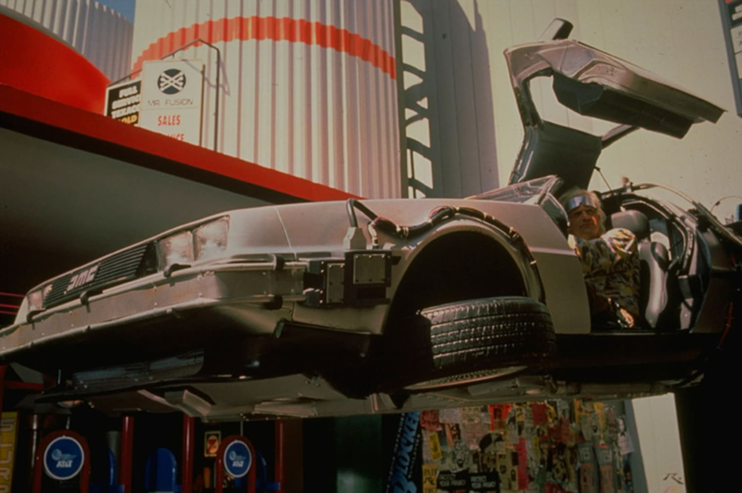 Auto Museum to Give Away Its DeLorean Time Machine if Chicago Cubs Win  World Series