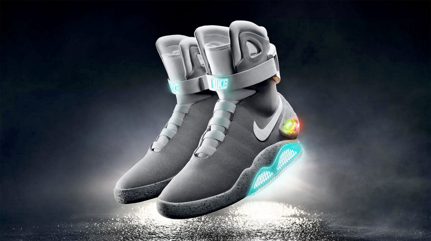 Niet essentieel Makkelijk te lezen lont Michael J. Fox Gets First Pair of 'Back to the Future' Sneakers From Nike