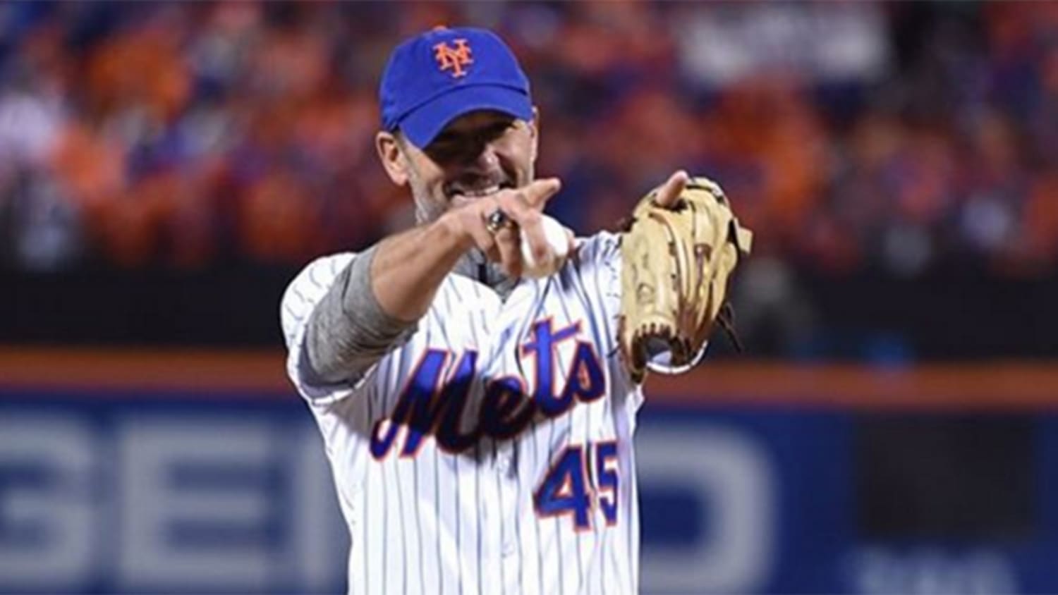 Tim McGraw pitches World Series tribute to late dad, Mets pitcher Tug McGraw