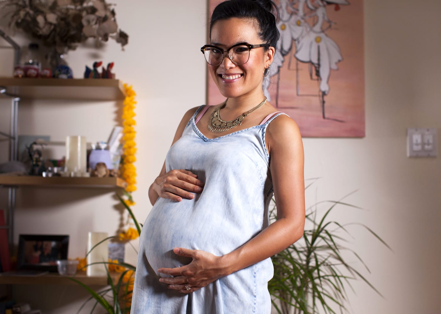 Off Color Ali Wong On Nepotism Network Tv And Becoming A New Mom