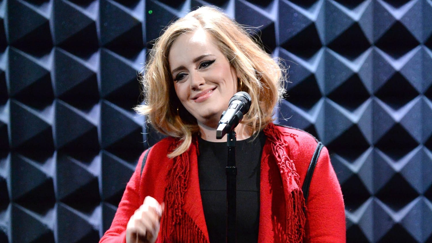 Adele Posts Reaction To Snl Sketch Spoofing Hello Video