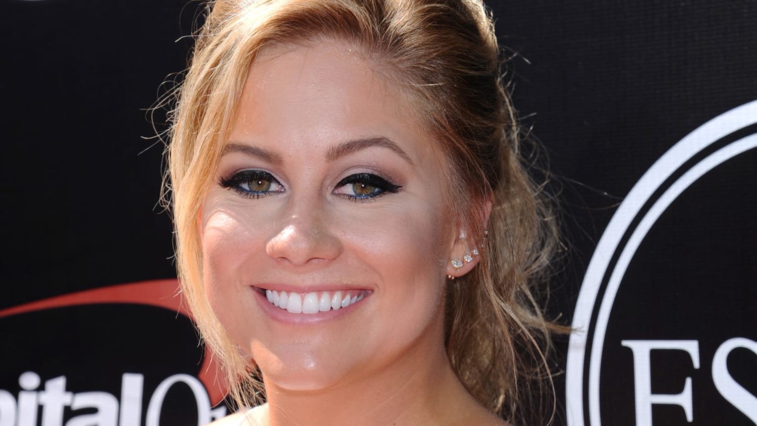 Olympic gymnast Shawn Johnson dishes on upcoming wedding with Andrew East.