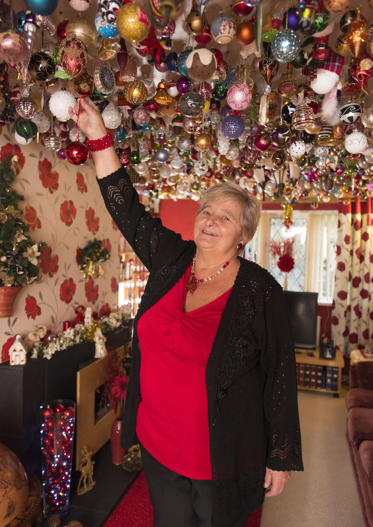 Christmas decorations: Sylvia Pope decorates home with more than ...