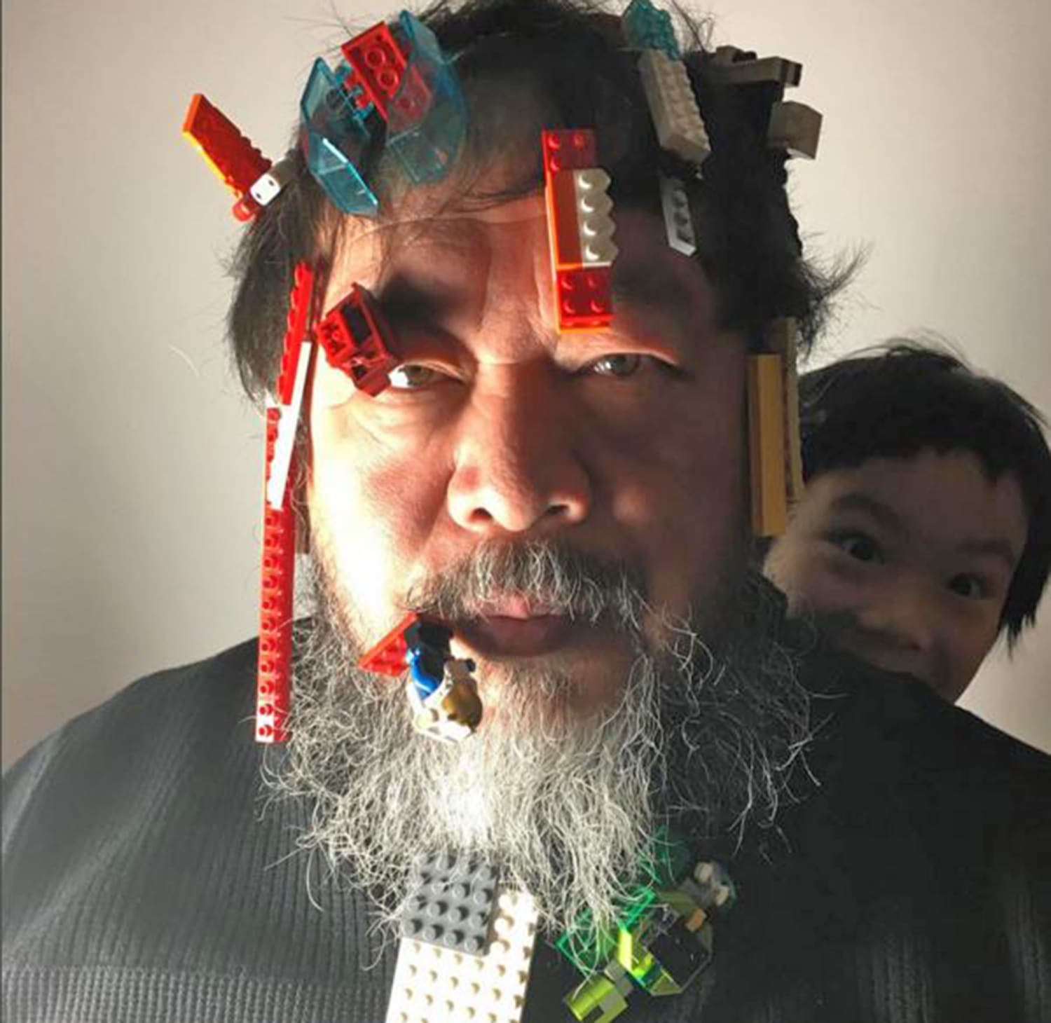 Kommunikationsnetværk Metropolitan pouch Chinese Dissident Artist Ai Weiwei Can Now Buy All the Lego He Wants