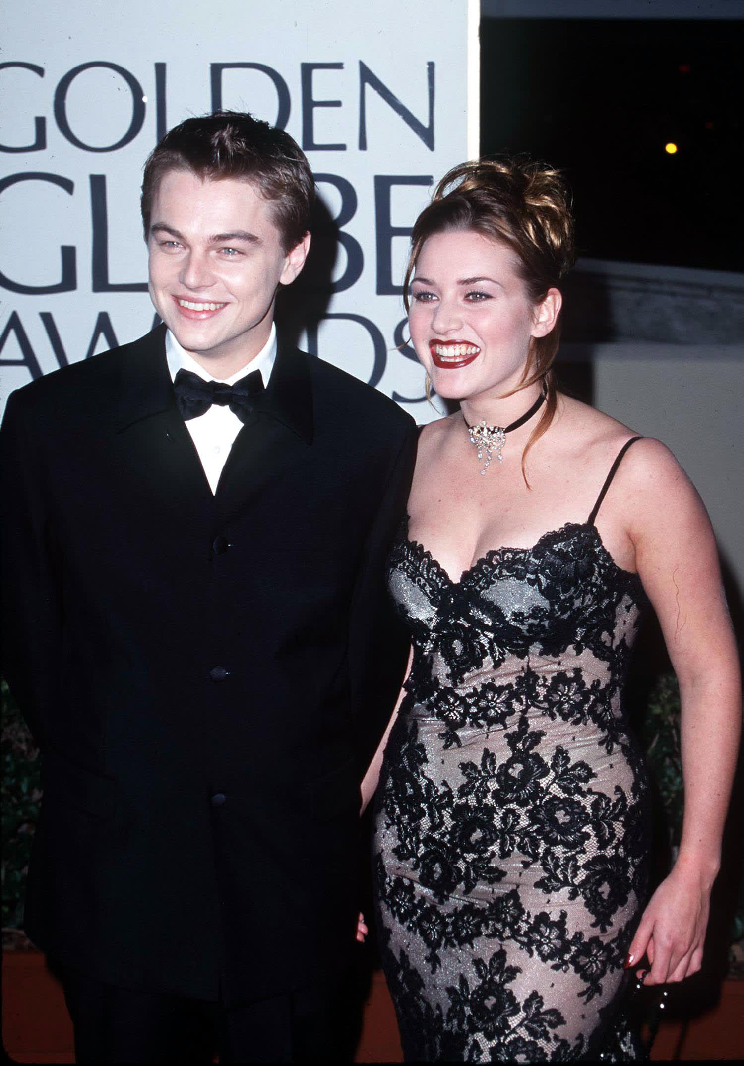 Kate Winslet and Leonardo DiCaprio reunite at Golden Globes — and break the  Internet, image size:1500x2148