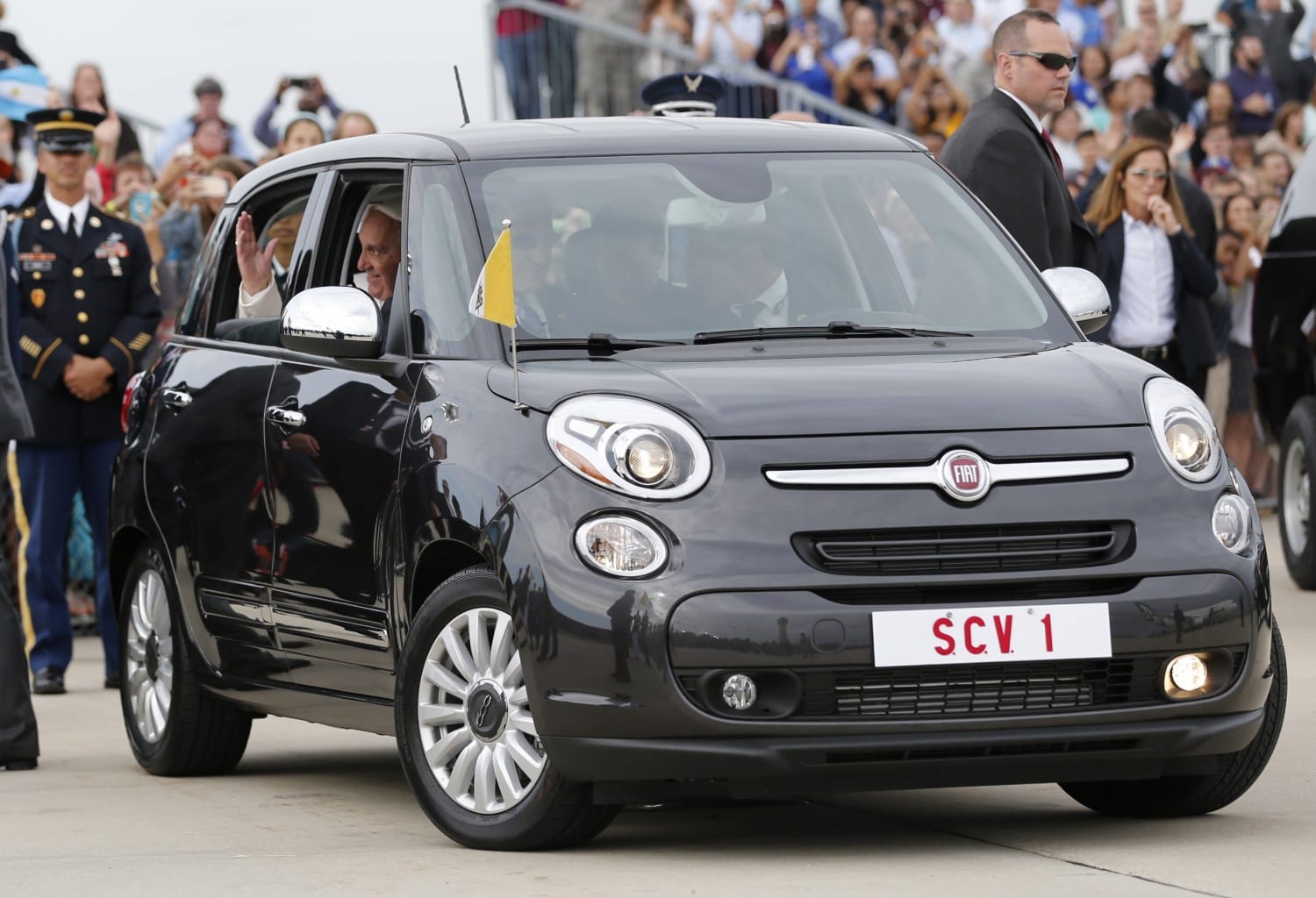 Fiat 500 L from Pope America to be in Philadelphia