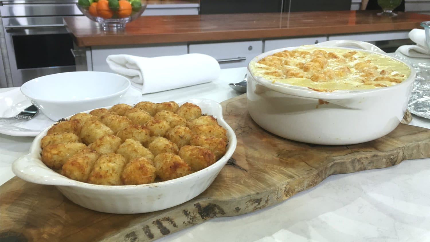 https://media-cldnry.s-nbcnews.com/image/upload/newscms/2016_04/948066/food-ryan-scott-chicken-tater-tot-casserole-today-20160126-tease.jpg