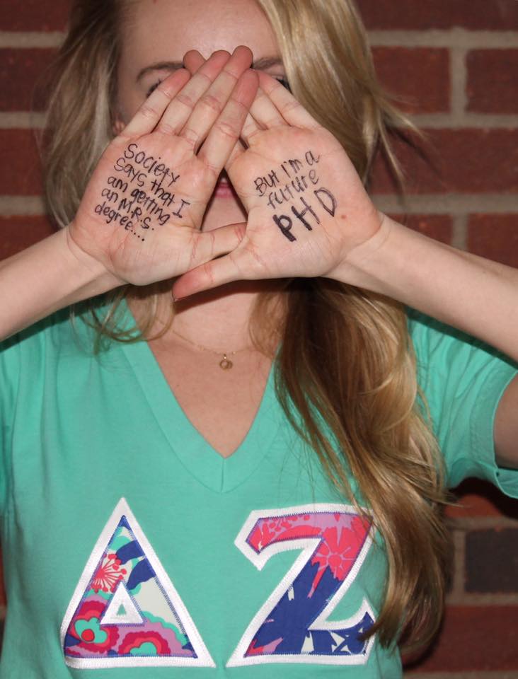 University of Louisville's Delta Zeta sorority uses photos to