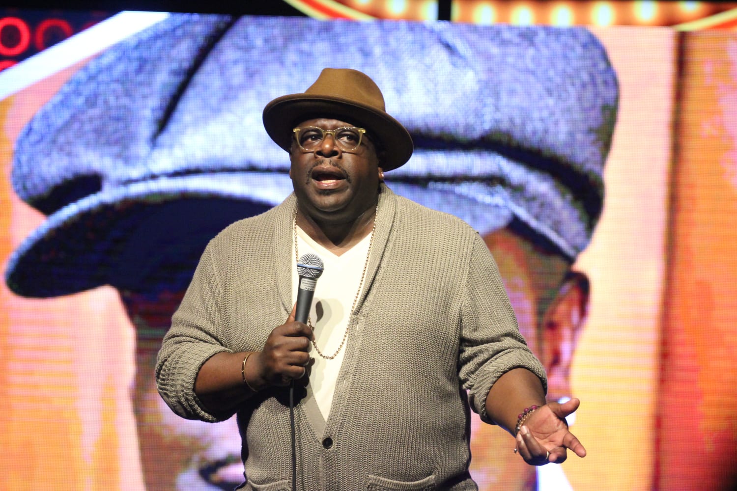 Cafeteria lady cedric the entertainer