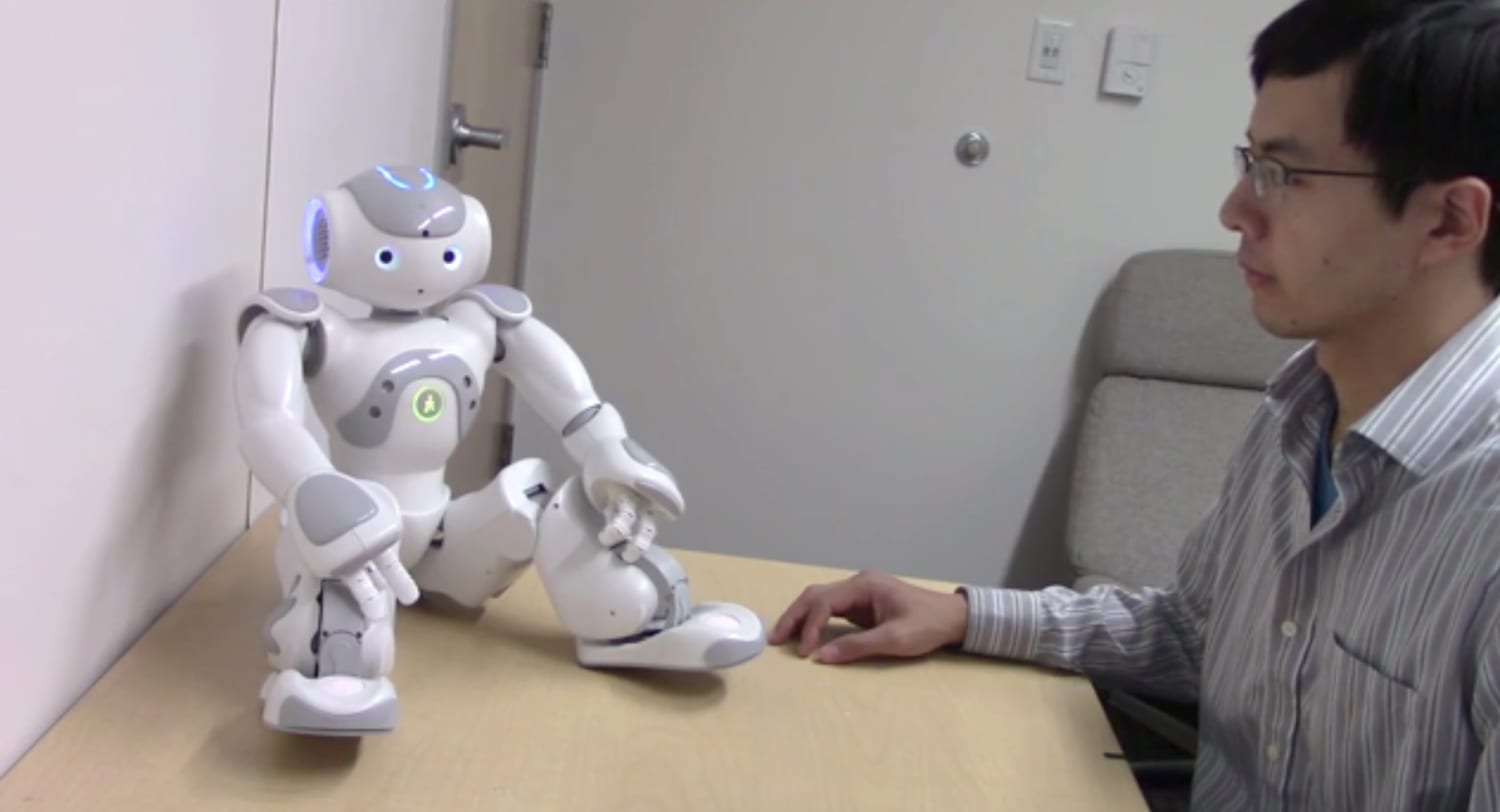 fotografering imod juni Humans Get Aroused When Touching Robots, New Study Shows