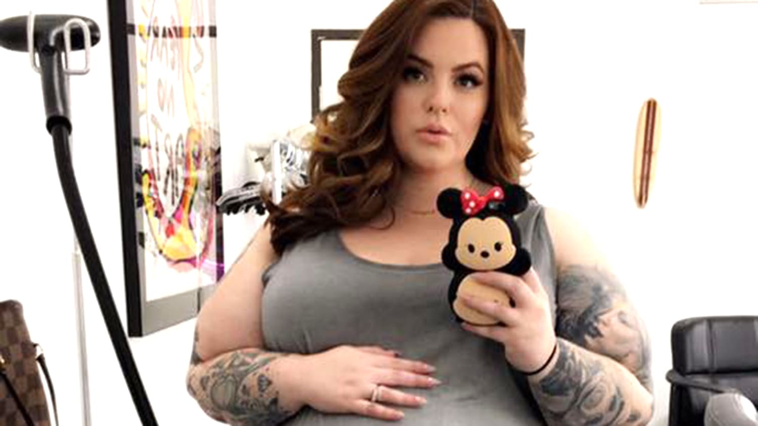 Plus-size model Tess Holliday strikes back after about pregnancy weight