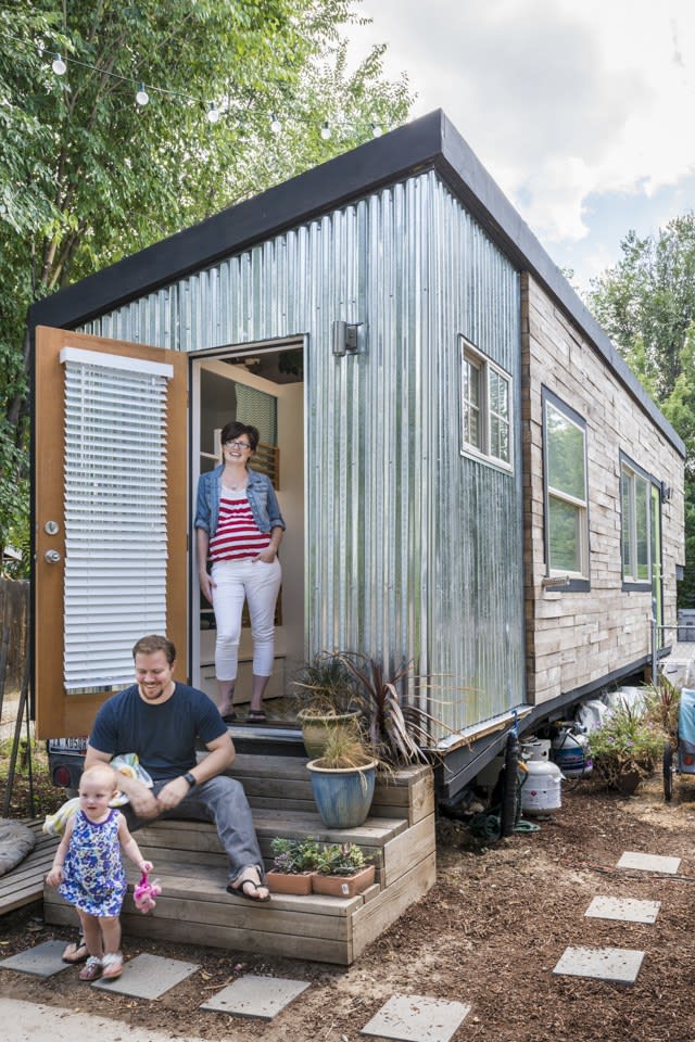 Knoxville man and his daughter lived five years in 196-square-foot tiny  house. Now it's for sale.