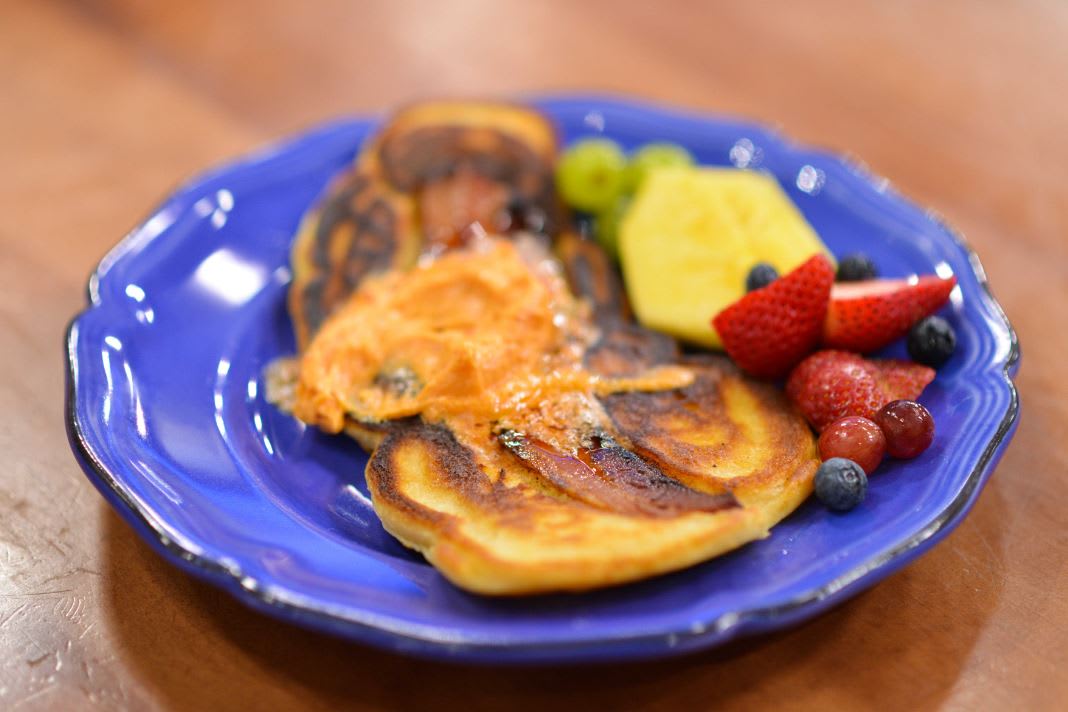 https://media-cldnry.s-nbcnews.com/image/upload/newscms/2016_24/1130376/food-today-bacon-pancakes.jpg
