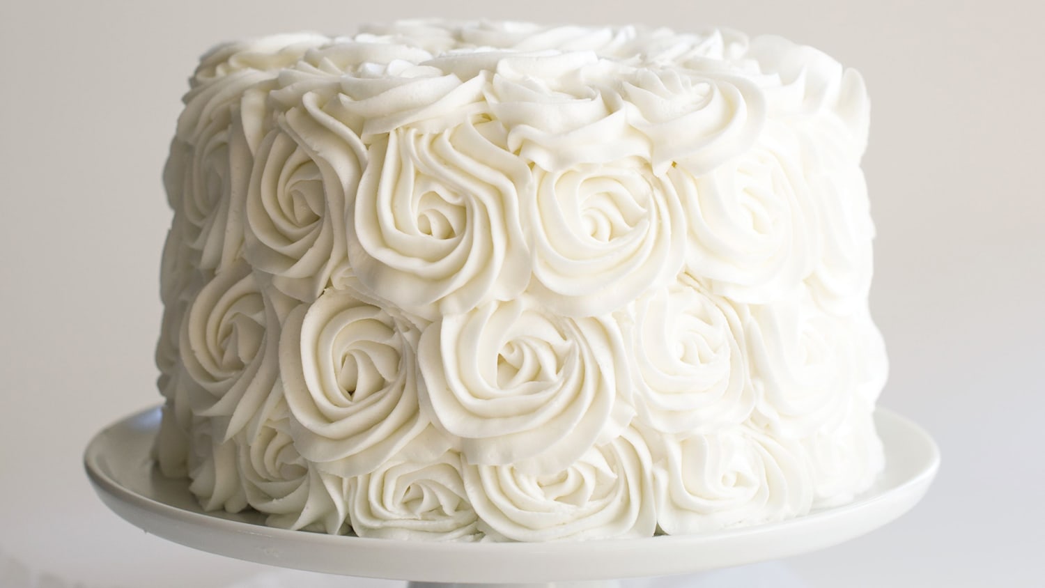 20+ Elegant White And Gold Cake Designs - The Wonder Cottage | Elegant cake  design, Cake design, Elegant cakes