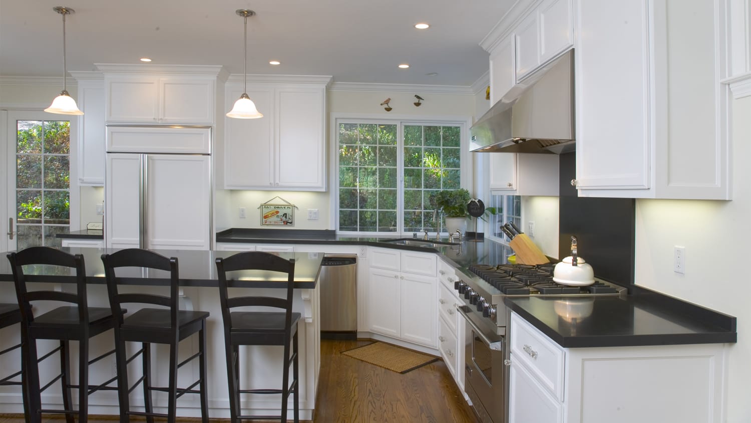 This Popular Kitchen Color Can Actually Hurt a Home's Sale Price