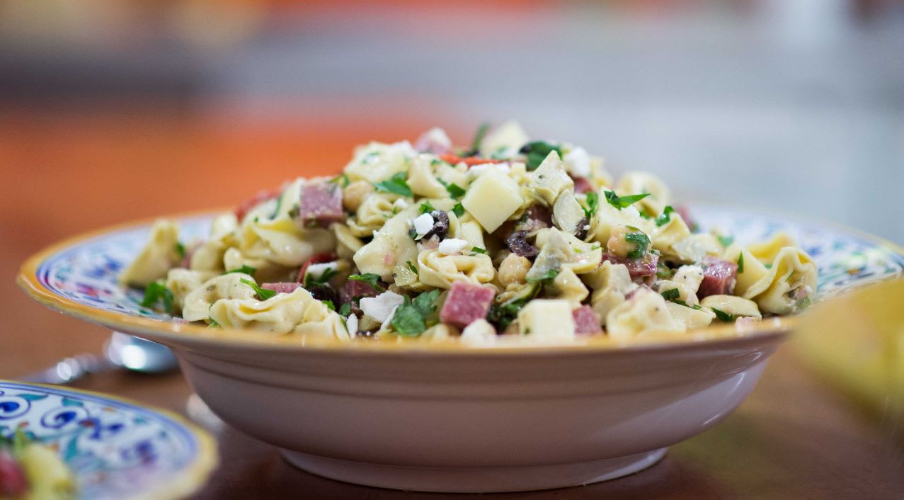 20-Minute Tortellini Pasta Salad with Salami and Cheese