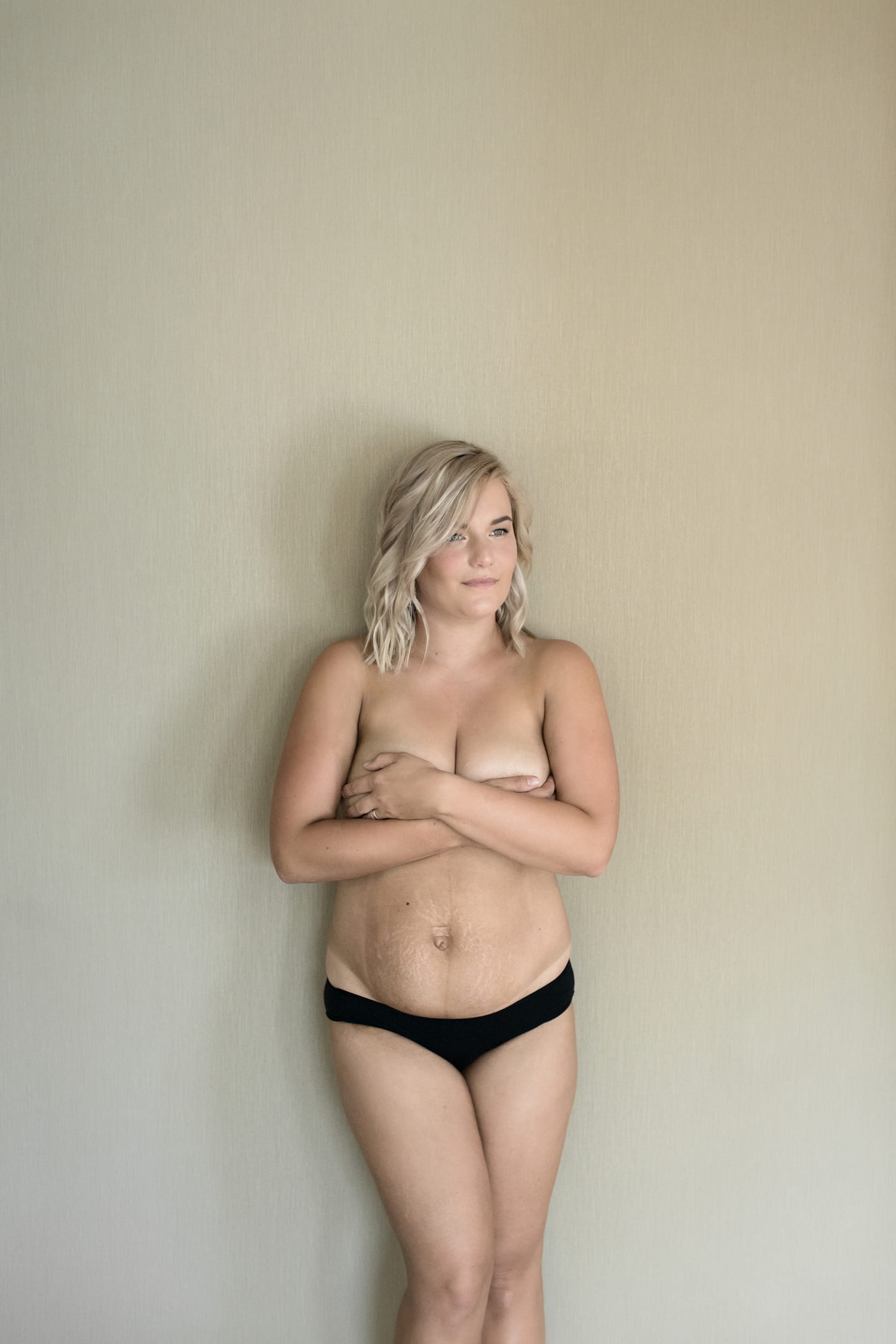 Mom gets glamour shots of her body to empower daughters