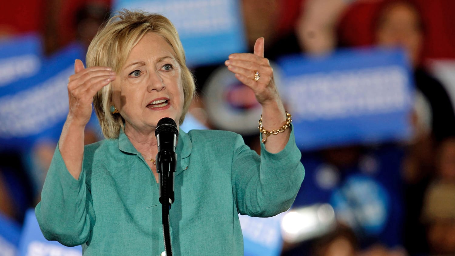 Hillary Clinton Makes the Case for Trust to Black Journalists