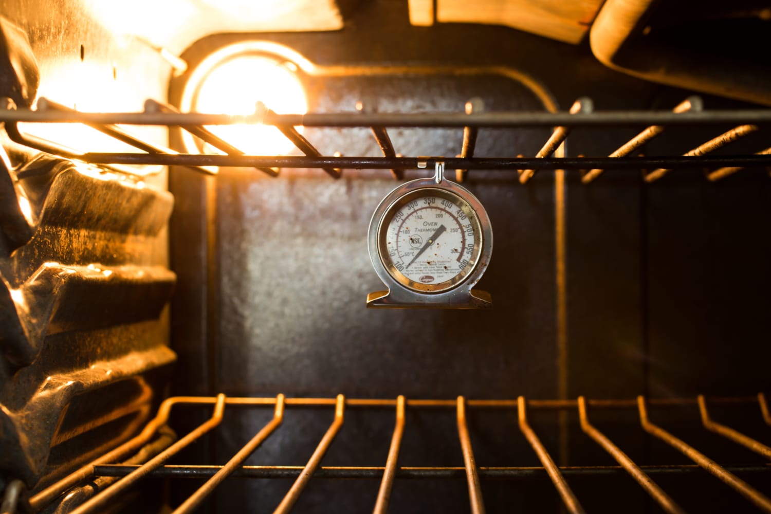 Use an oven thermometer - kitchen tip 1 