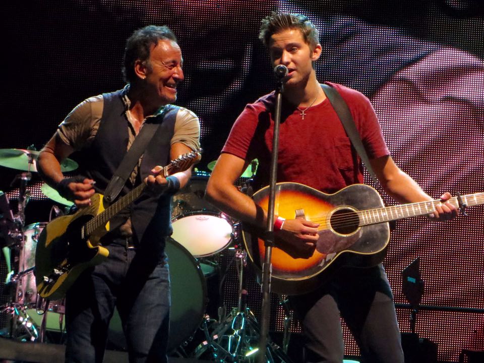 19-year-old fan scores dream duet with Bruce Springsteen at Philadelphia show