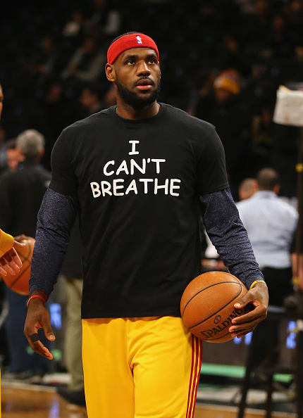 LeBron James wears Colin Kaepernick shirt to Lakers preseason game