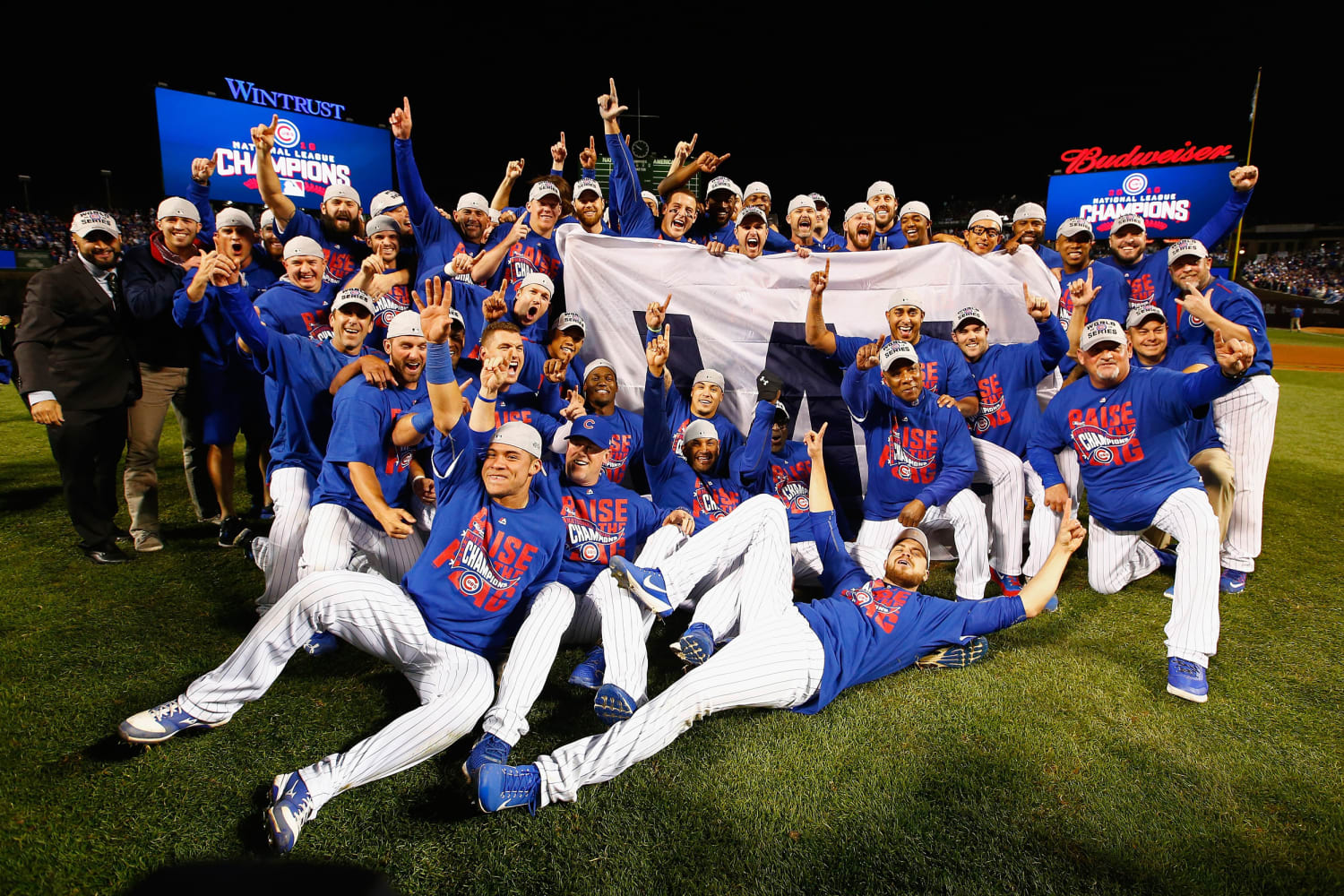 Chicago Cubs clinch first World Series slot since 1945 - CBS News