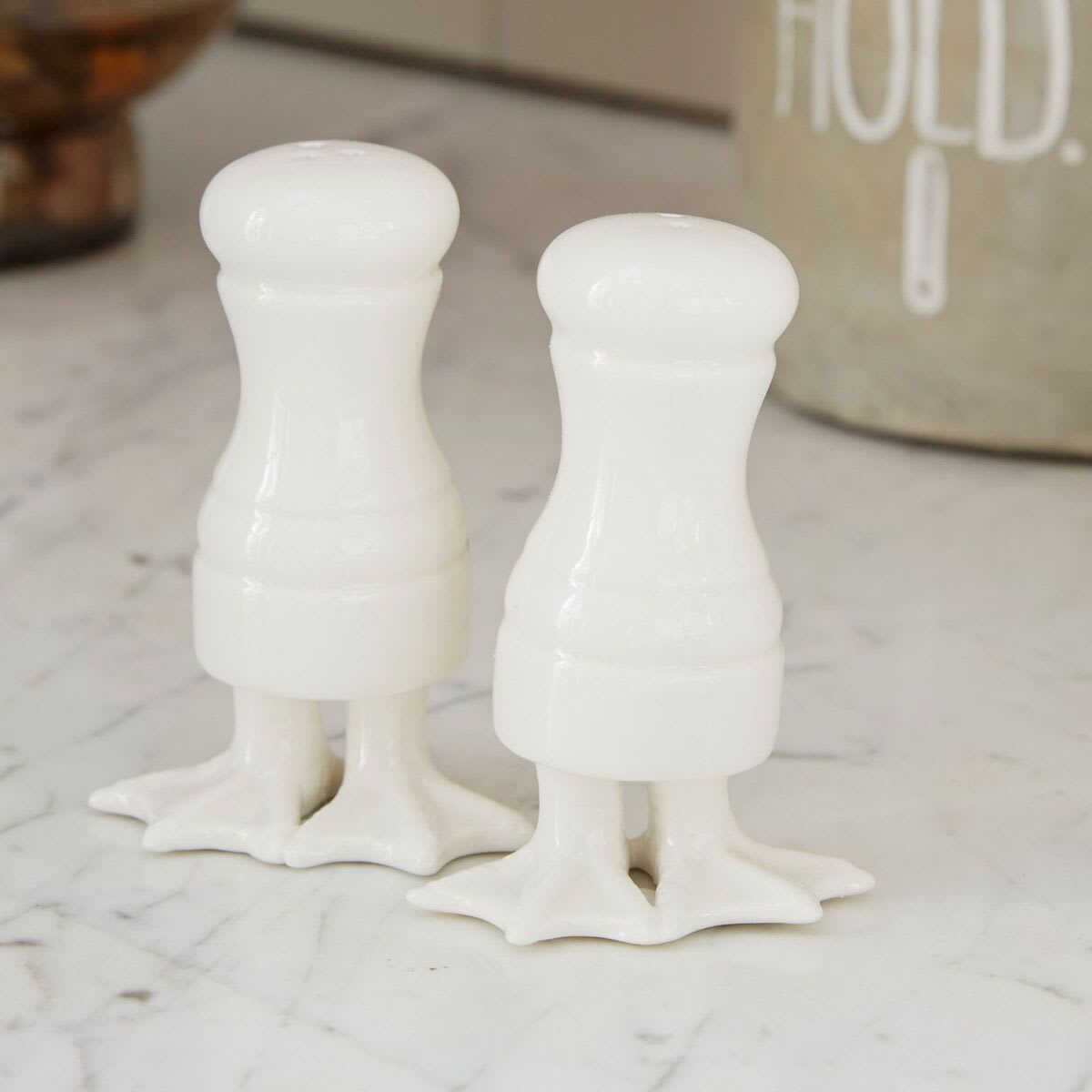 7 Cute Salt And Pepper Shakers That Your Kitchen Must Have