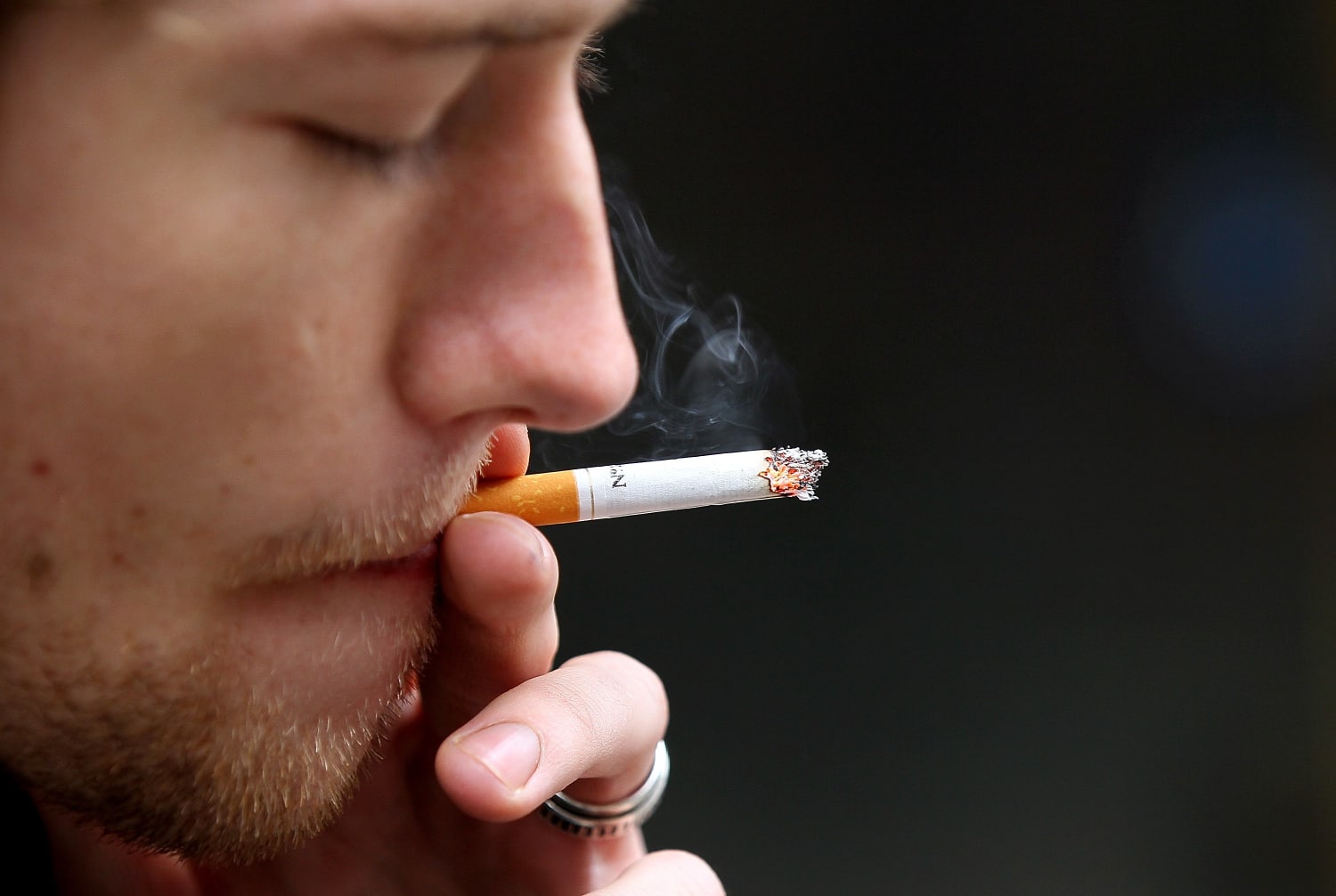 Smokers Less Likely to Hired and Earn Less: Study