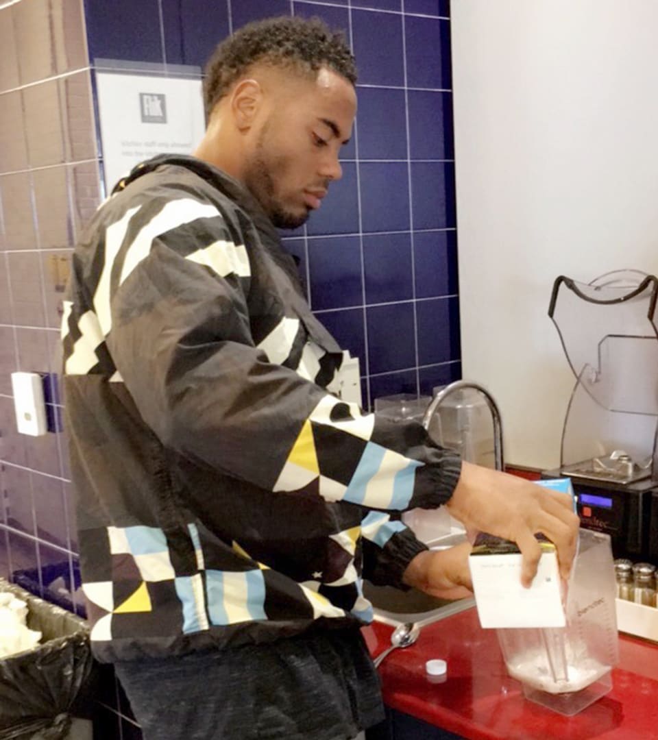 NY Giant Rashad Jennings' post-game routine includes sleep in an