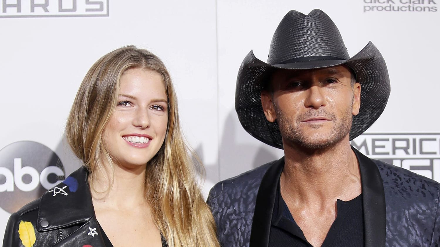 Faith Hill & Tim McGraw Have Dinner With Daughters Maggie