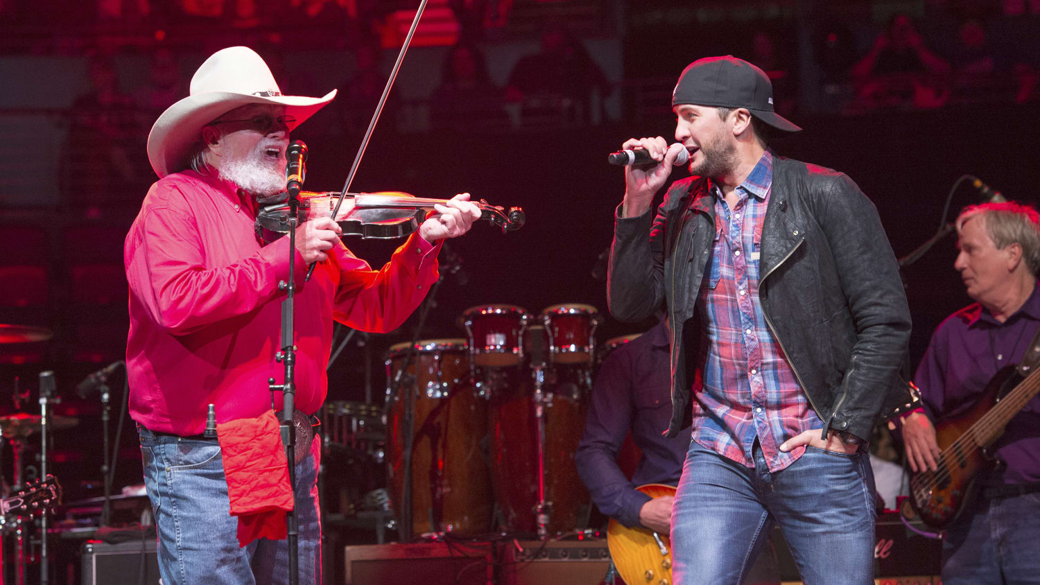 Luke Bryan slaps disruptive audience member during charity concert