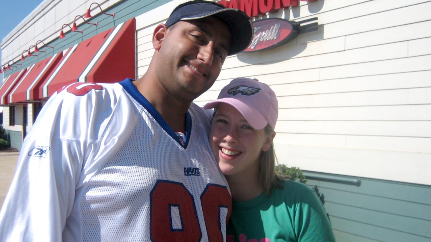 Rivals come together to cheer on Eagles and Giants