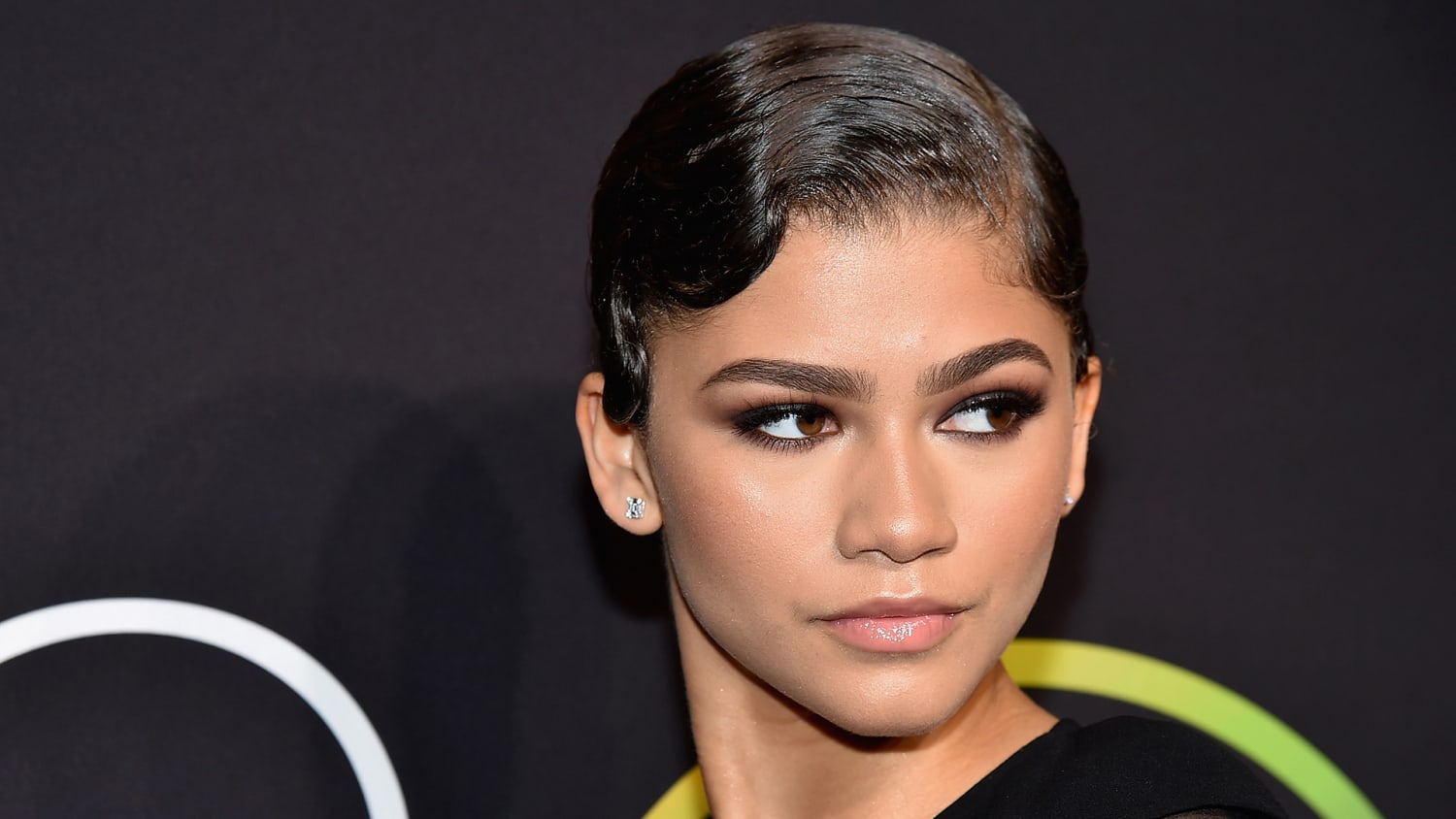 Haters Criticized Zendaya's Short Hair At The BET Awards. Her Response? You  HAVE To See Her Epic Tweet!