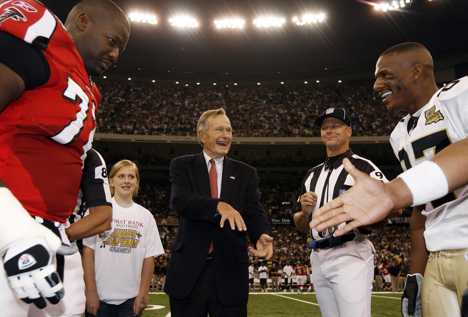 George H.W. Bush, Barbara Bush will do Super Bowl coin toss