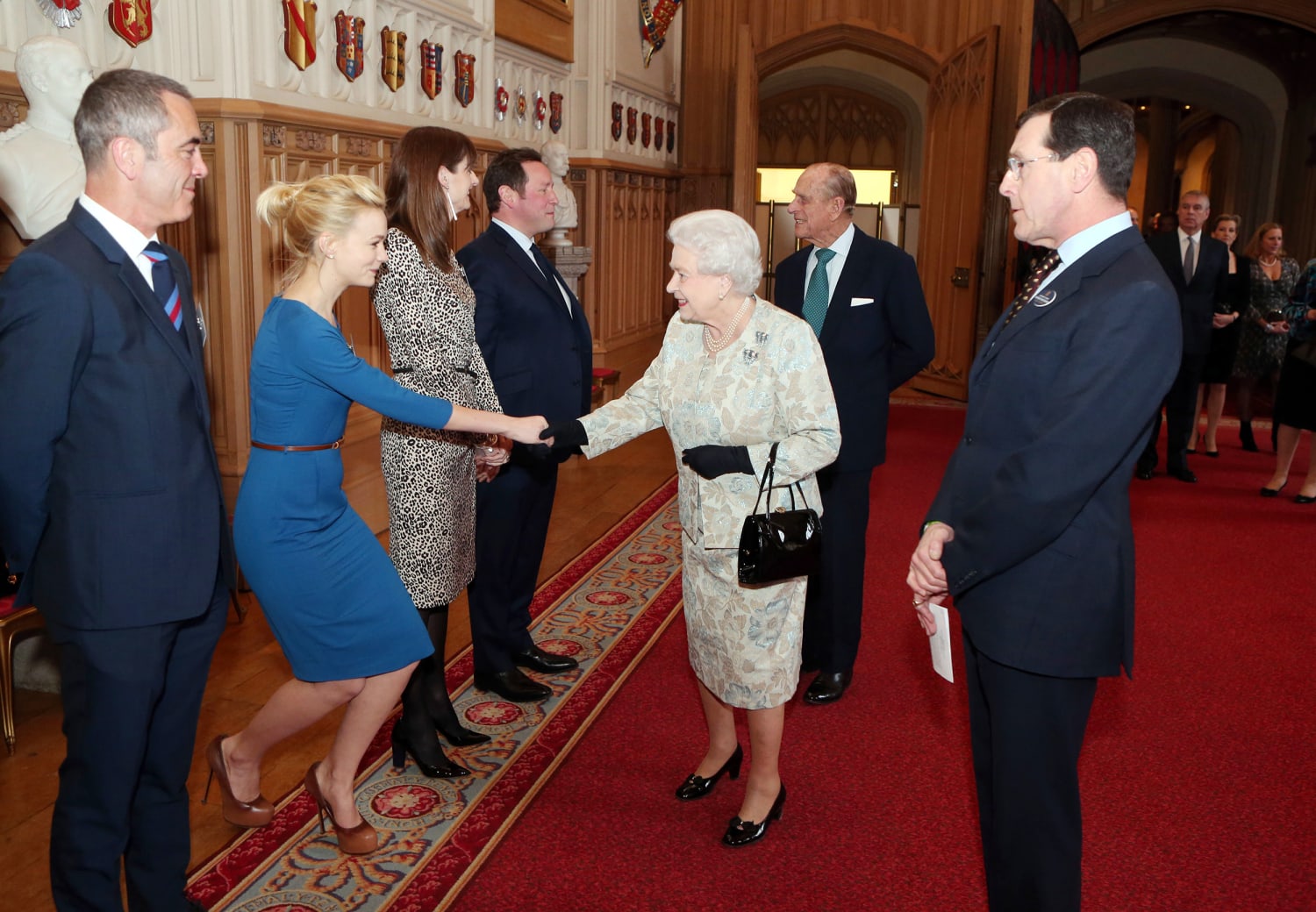 Queen's handbag was her secret weapon - hidden messages to staff and  mystery contents - Mirror Online