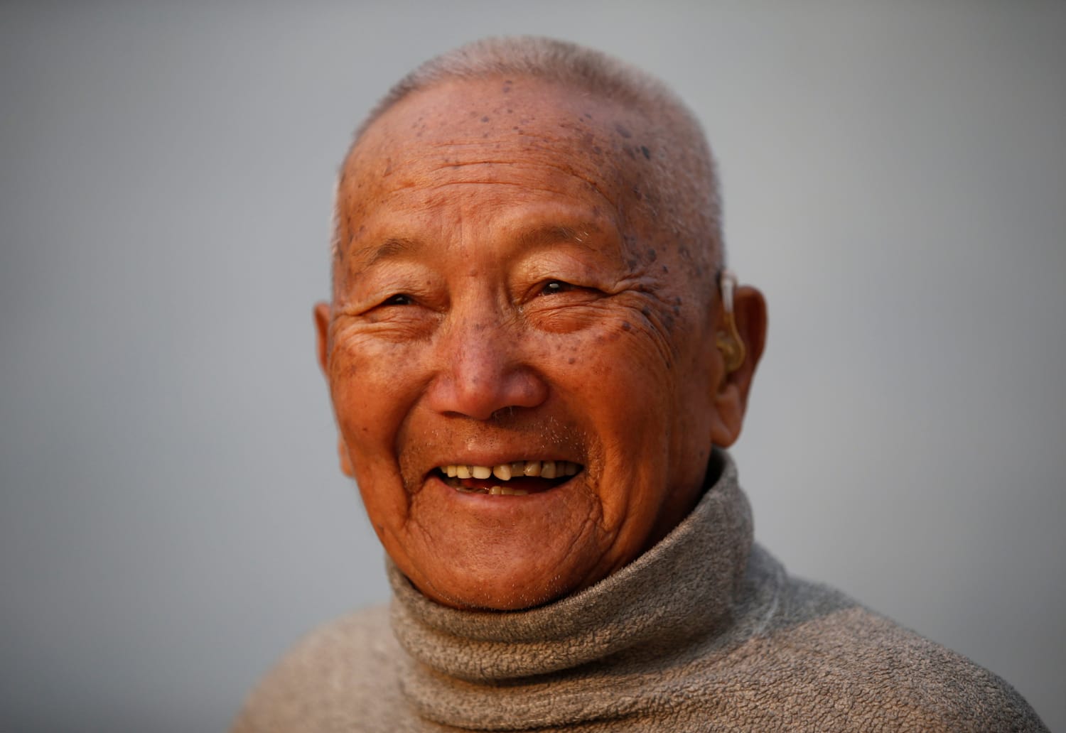 oldest person to climb mt everest