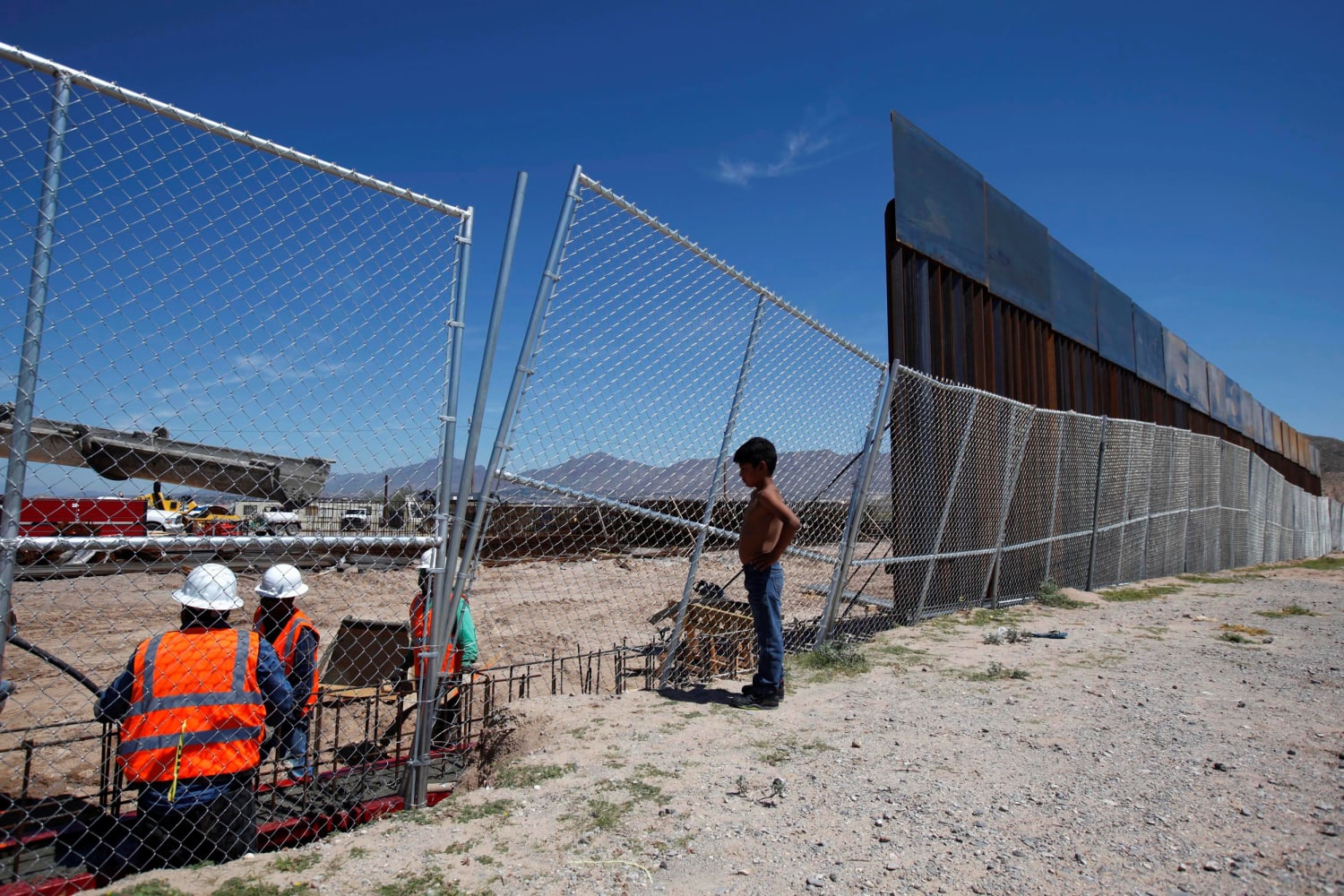 Trump Border 'Wall' Could Cost $21.6 Billion, Take 3.5 Years to Build: Report