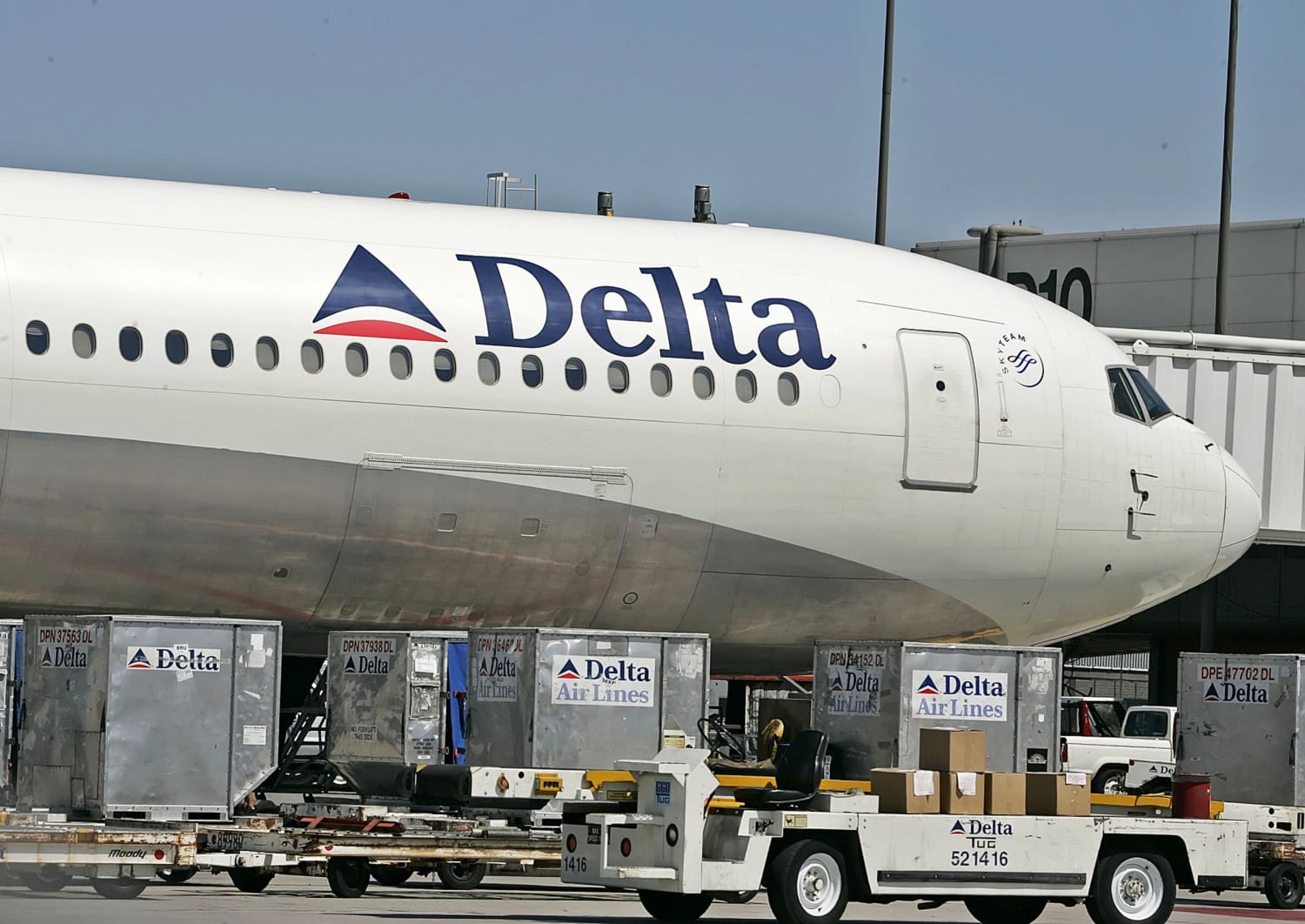 This Technicality Got Family With Infant Kicked Off Overbooked Delta Flight  