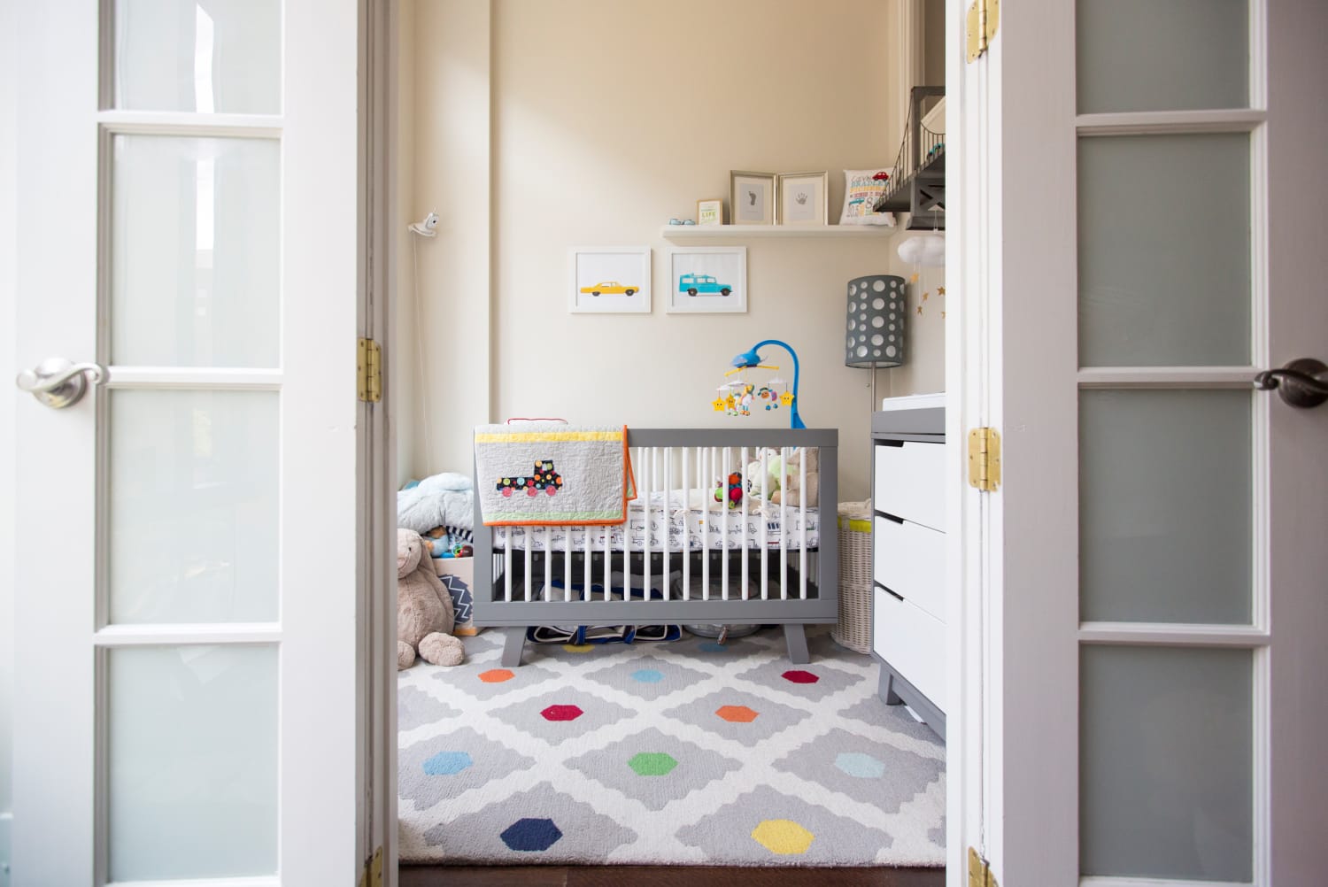 dylan-dreyer-takes-you-inside-son-calvin-s-nursery