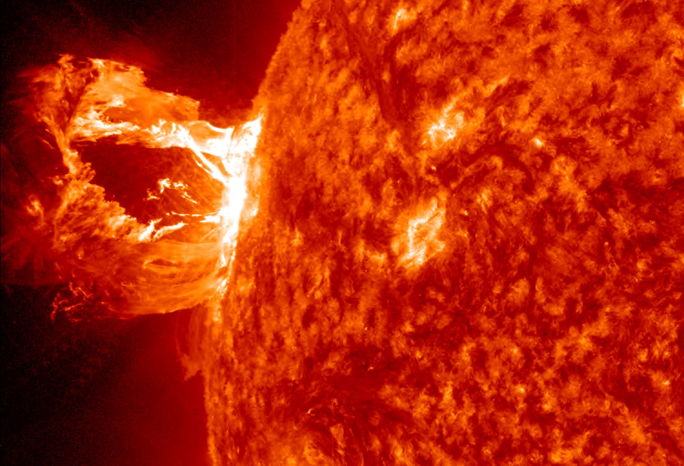 A Massive Solar Storm Might Strike The Earth Triggering A Potential