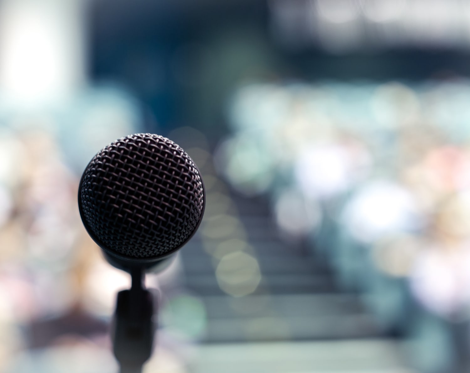 5 simple ways to become a better speaker