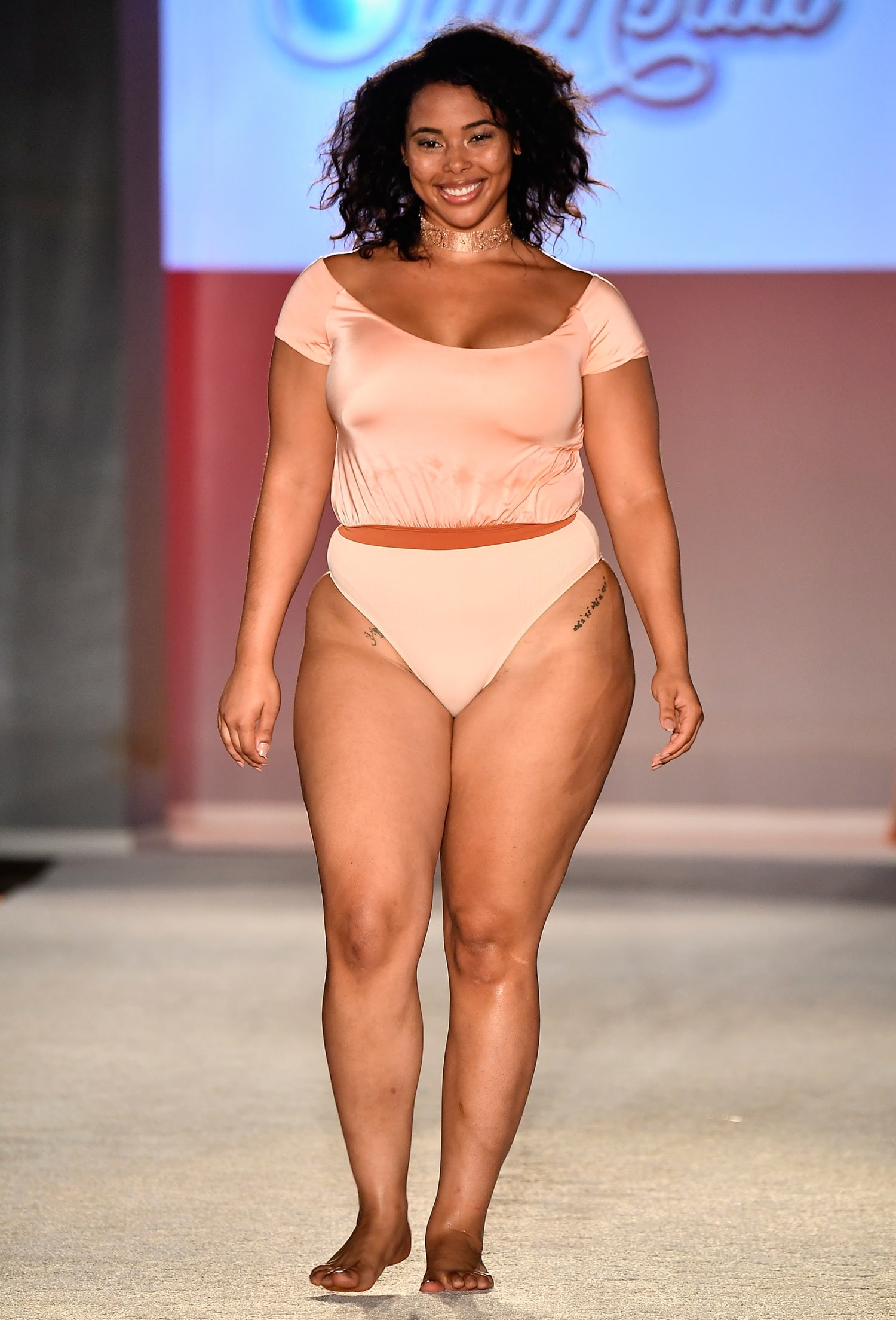 Forføre egyptisk spansk Sports Illustrated's swimwear line debuts at Miami Swim Week