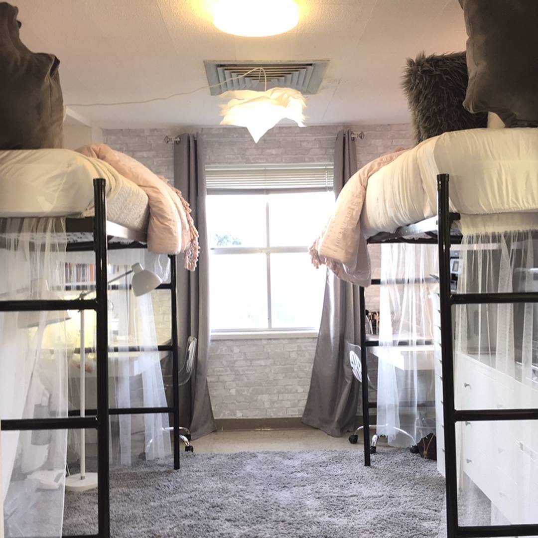 Dorm room before and after: See this space go from gloomy to glamorous