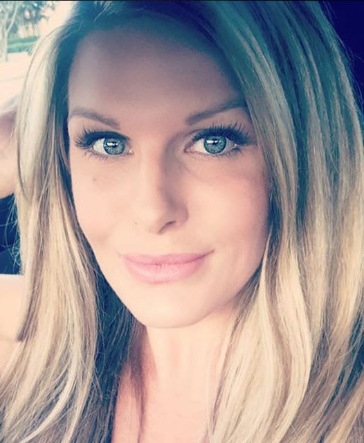 Office Blonde Mom Selfie – Telegraph