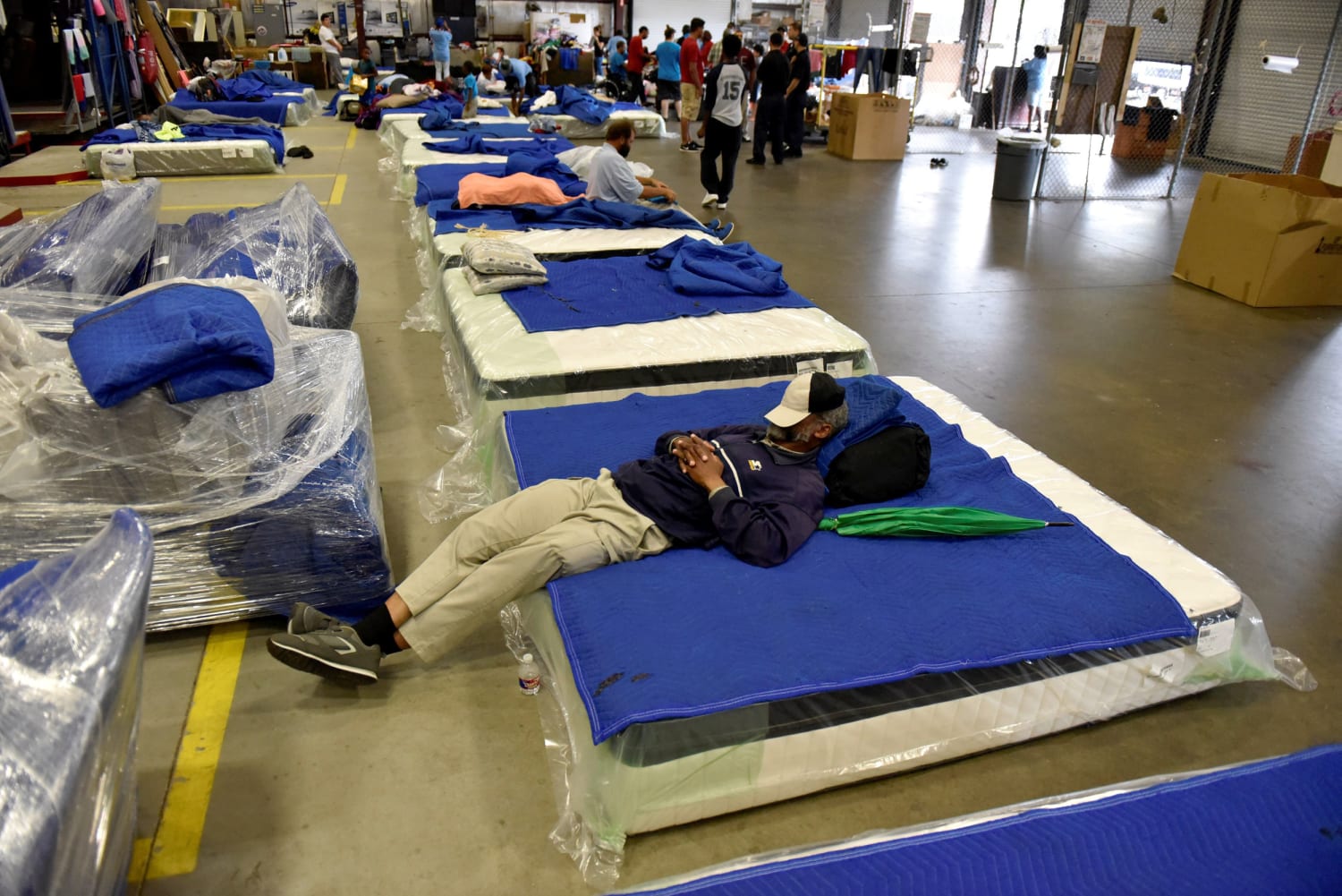 Gallery Furniture store turns into Houston shelter